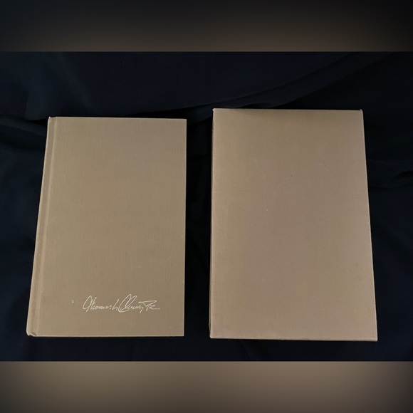 Rare! 1st Edition Debt of Honor Tom Clancy, Signed, Numbered Limited #229 Of 450 - Picture 2 of 6